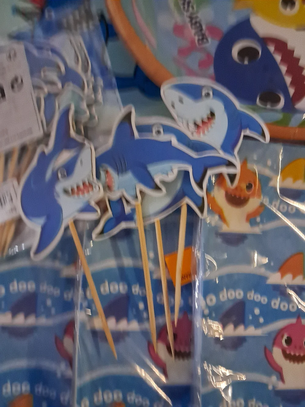 Baby Shark Blue Disposable Party Plates & Napkins Set - Kids Tableware